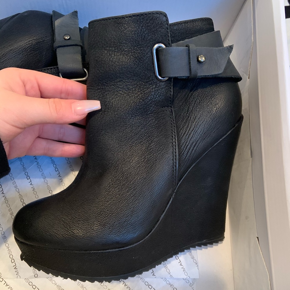 ALDO WEDGE BOOTIE